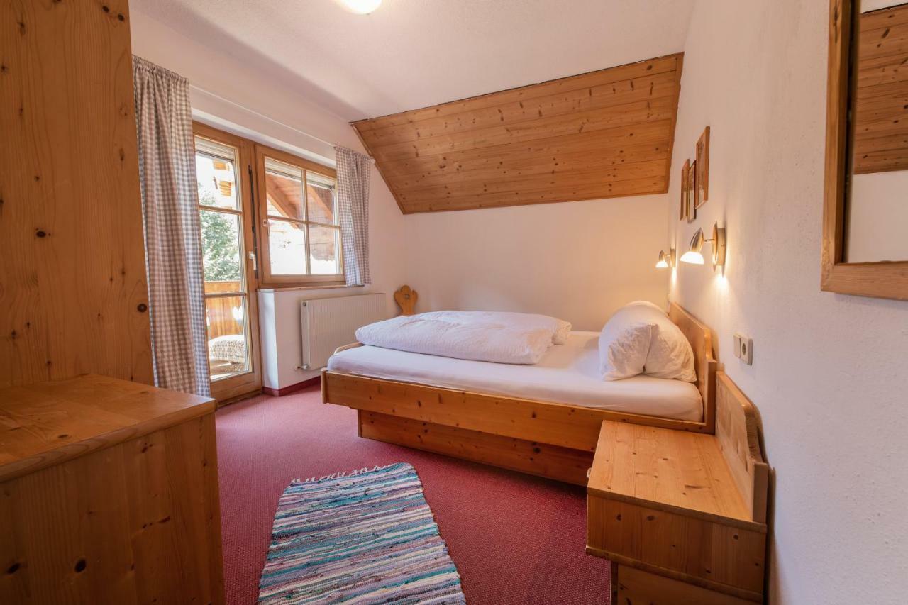 Ferienwohnung Dorfpub Нойштіфт-ім-Штубайталь Екстер'єр фото